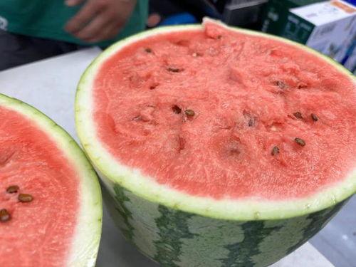 莱通市场吃瓜,瓜香四溢，人间烟火气